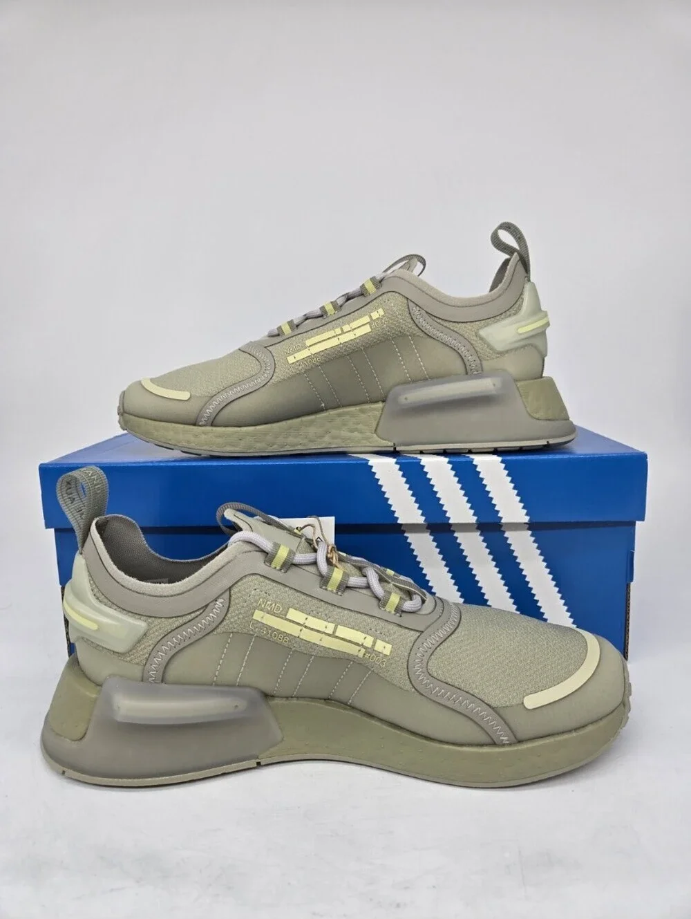 Adidas Women's NMD R1 V3 GZ2134 Feather Grey Sandy Beige Running Shoes Size 6